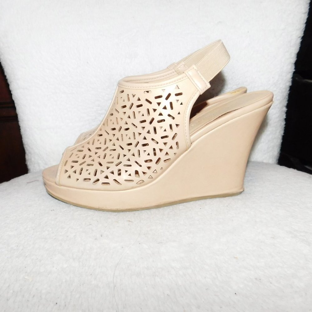 Nude Cutout Elastic Strap Wedges